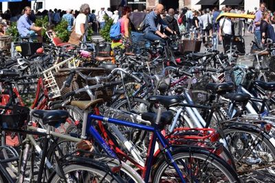Cykler klar til cykelruter, supercykelstier og grønne cykelruter og cykelkort over København